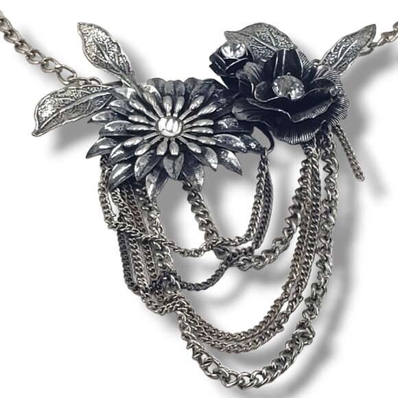 Silver Tone Metal Flower Rhinestone Bib Chain Loops Collar Necklace Art Nouveau - Picture 1 of 9